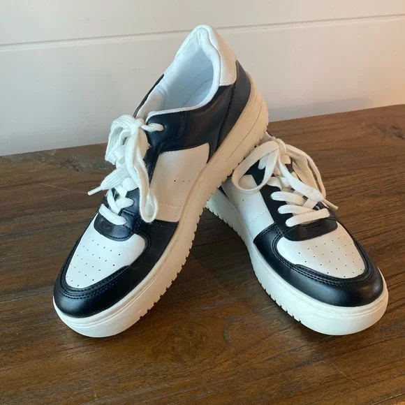 Wild Fable Black Lola Low-Top Lace-Up Sneakers 8.5 - Picture 1 of 9